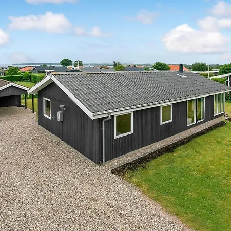 Beautiful In Juelsminde With 3 Bedrooms And Wifi Дом отдыха *