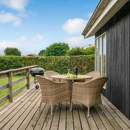 Beautiful In Juelsminde With 3 Bedrooms And Wifi